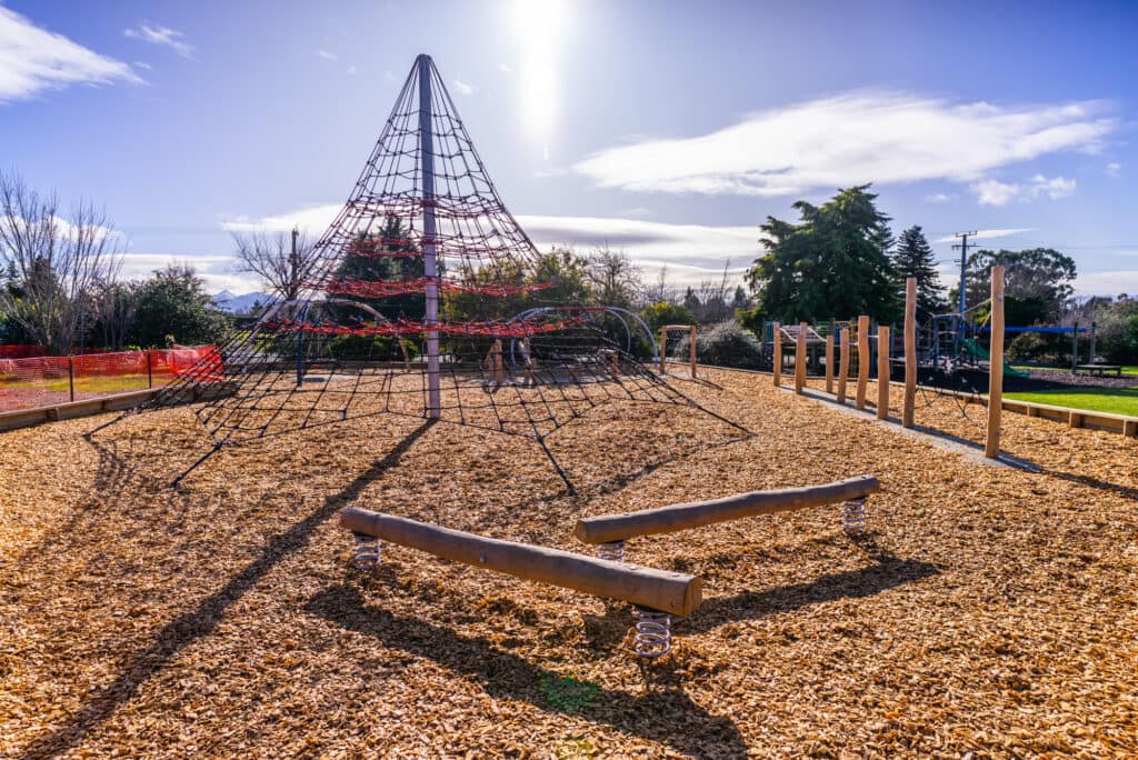 Cornerstone equipment, a 7.5m net tower.